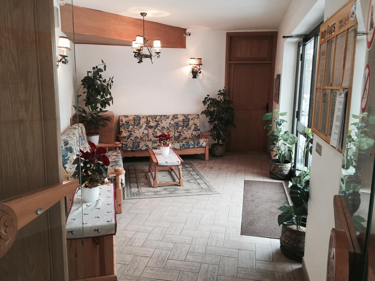 Garni Hirsch Hotel กานาเซย์ ภายนอก รูปภาพ