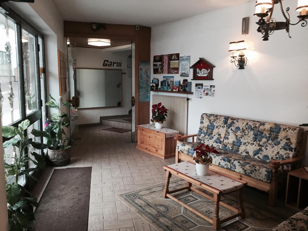 Garni Hirsch Hotel กานาเซย์ ภายนอก รูปภาพ
