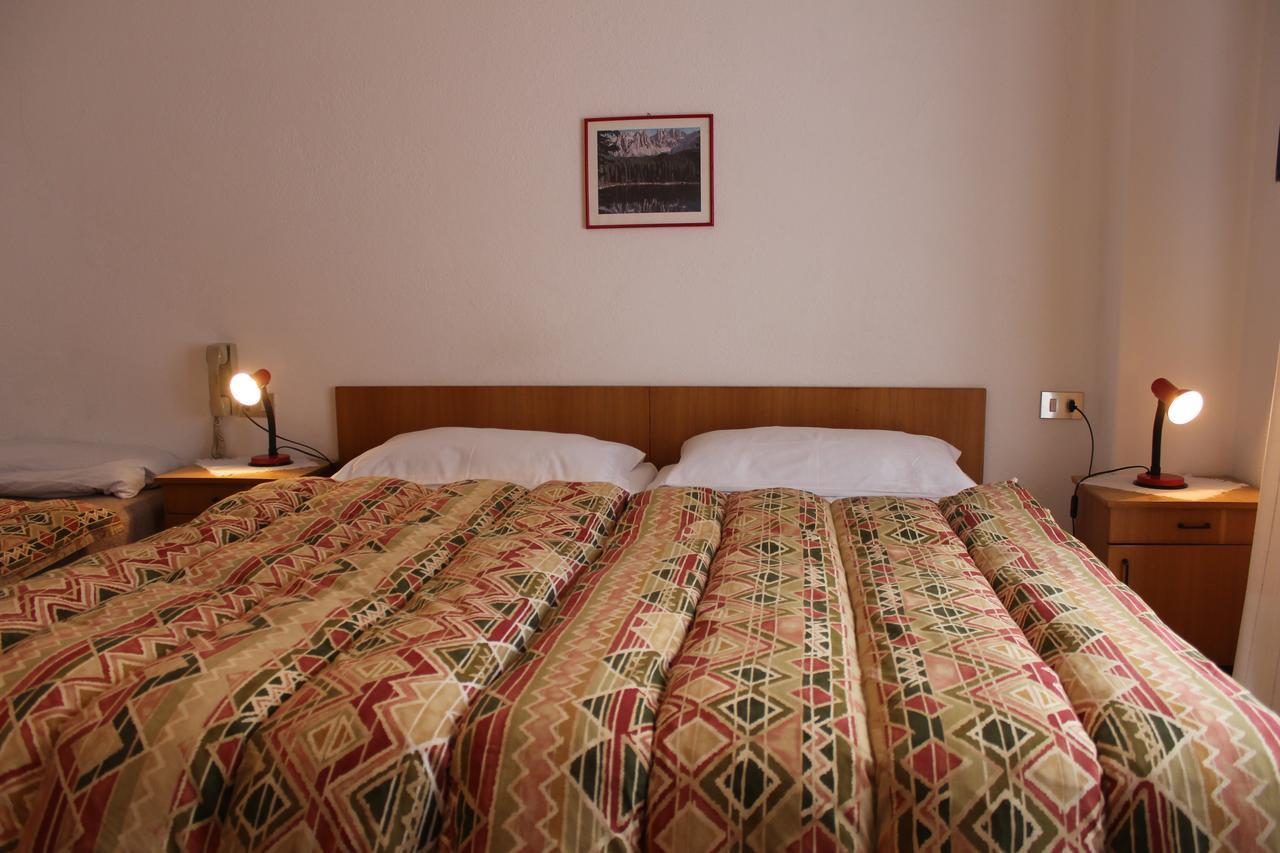 Garni Hirsch Hotel กานาเซย์ ภายนอก รูปภาพ