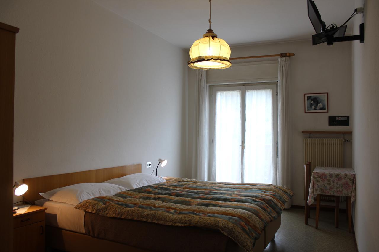 Garni Hirsch Hotel กานาเซย์ ภายนอก รูปภาพ