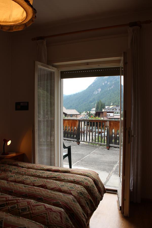 Garni Hirsch Hotel กานาเซย์ ภายนอก รูปภาพ